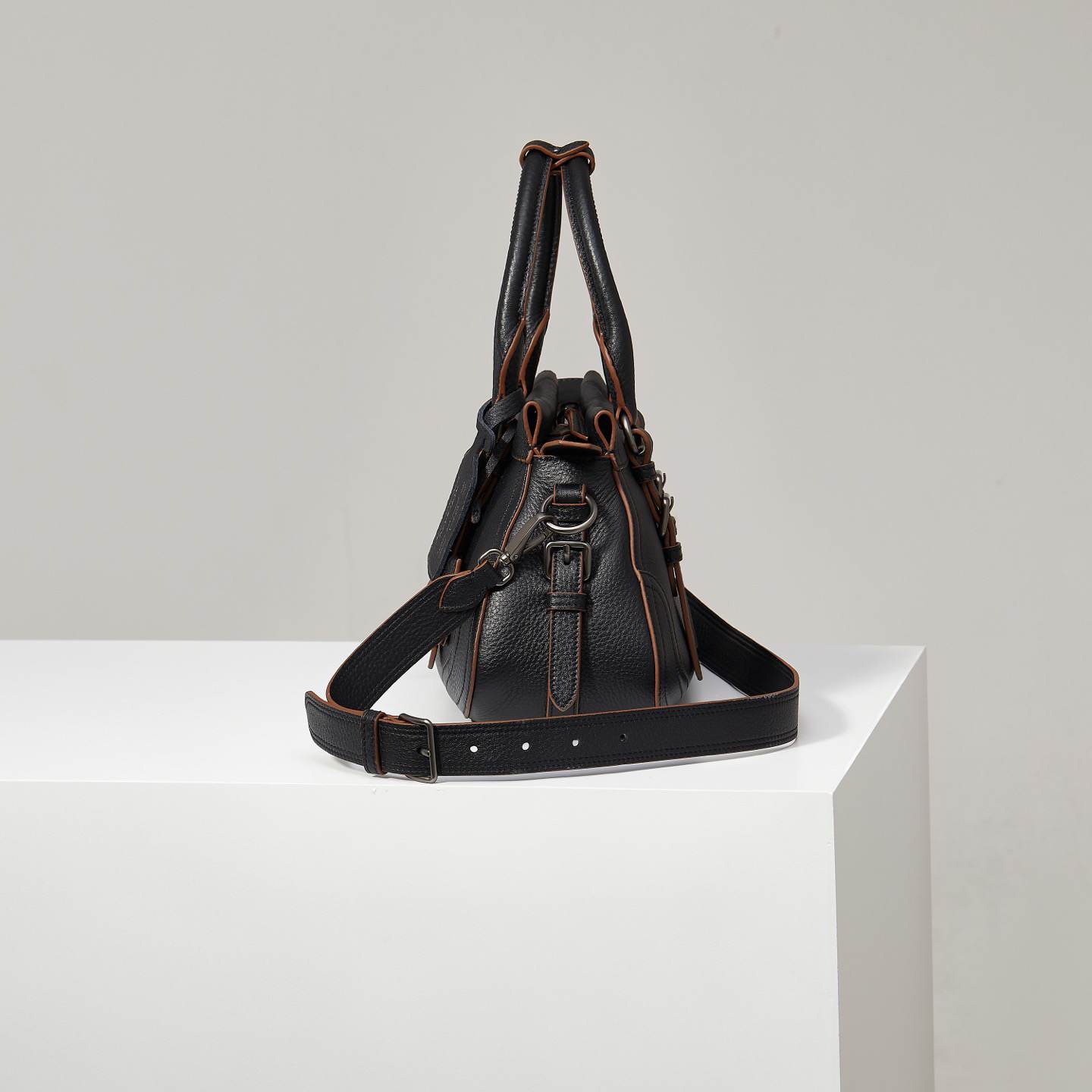 Pra*a Large leather tote bag(HIGH-END GRADE)