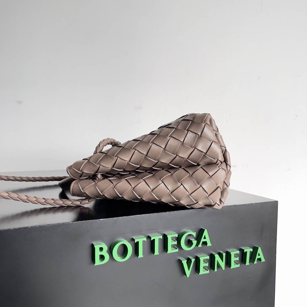 B0tt*ga Ven*ta East-West Andiamo(HIGH-END GRADE)
