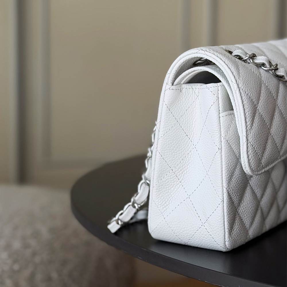 Ch**el SMALL CLASSIC HANDBAG