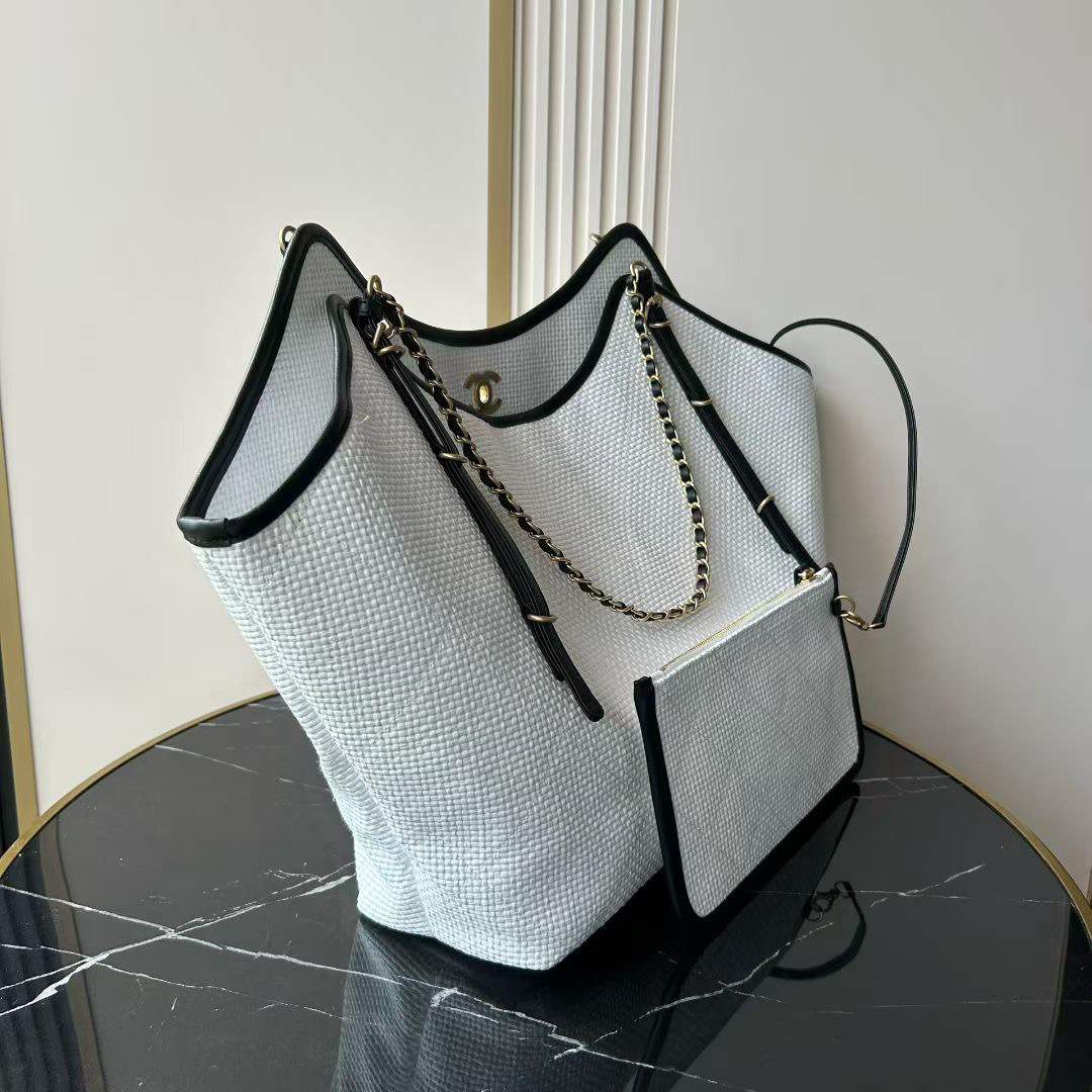 Ch**el MAXI SHOPPING BAG(HIGH-END GRADE)