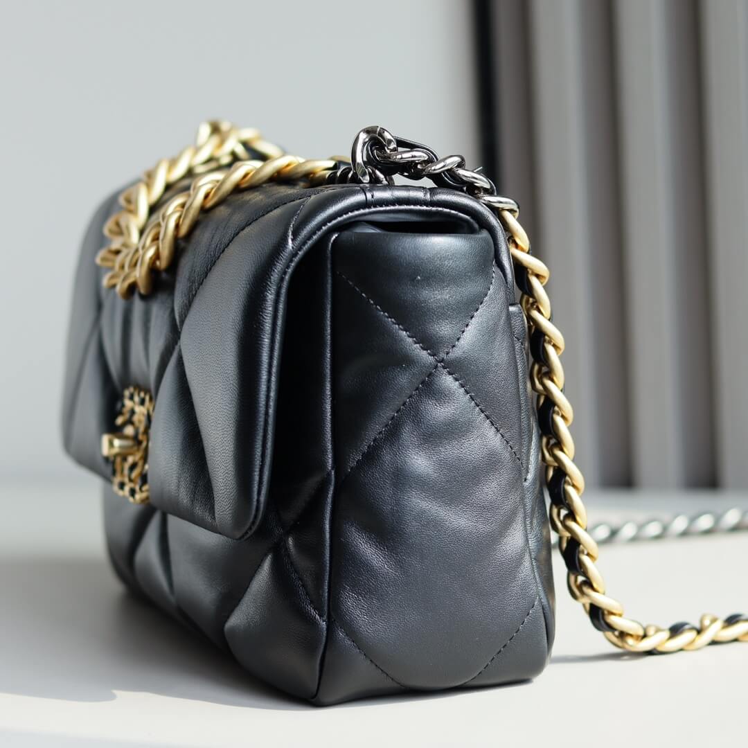 Ch**el 19 small Handbag(high-end grade)