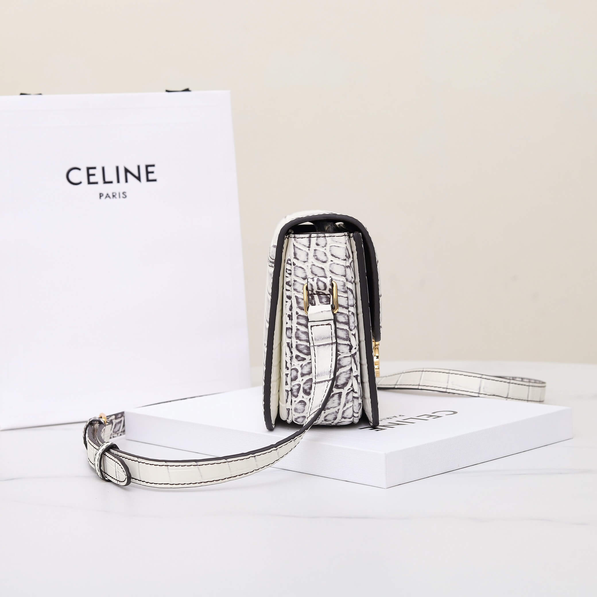 Ce1i*e TEEN TRIOMPHE crocodile pattern handbag(HIGH-END GRADE)