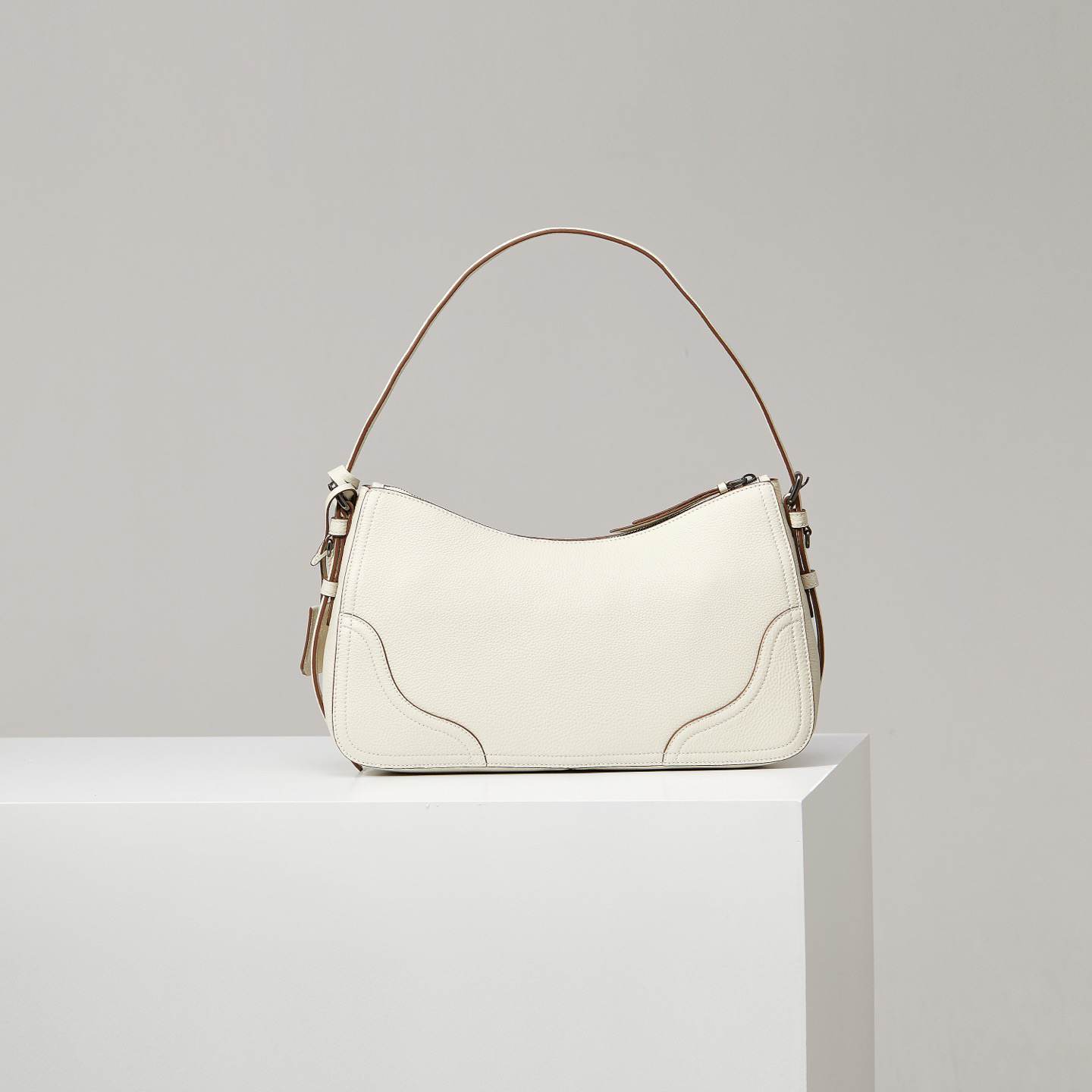 Pra*a Aimèe large leather shoulder bag(HIGH-END GRADE)