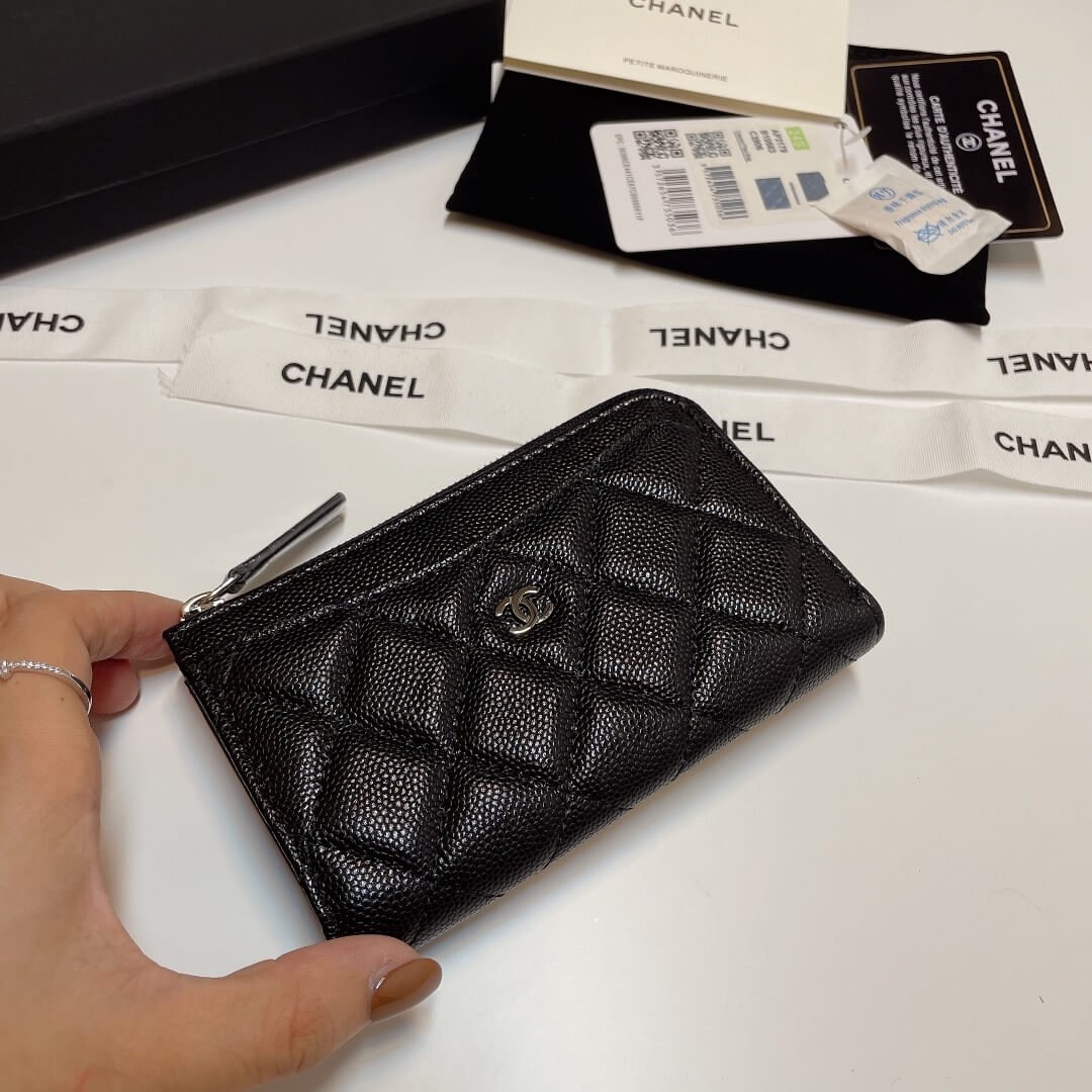 Ch**el Classic Zipped Card Holder