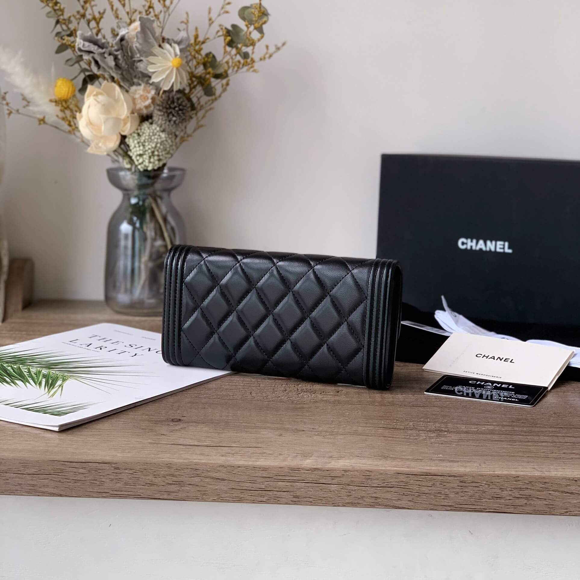 Ch**el classic long wallet