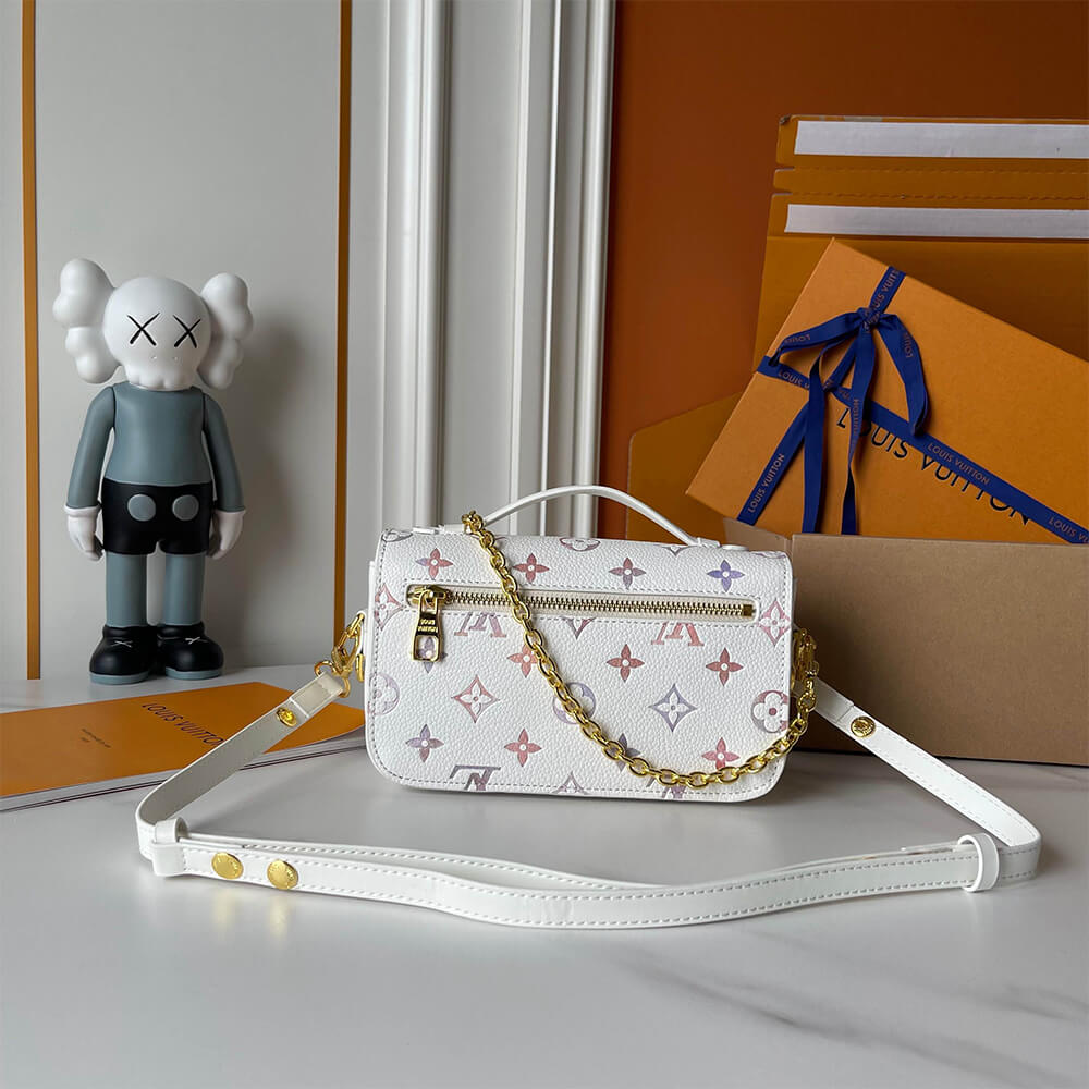 LV Pochette M??tis East West