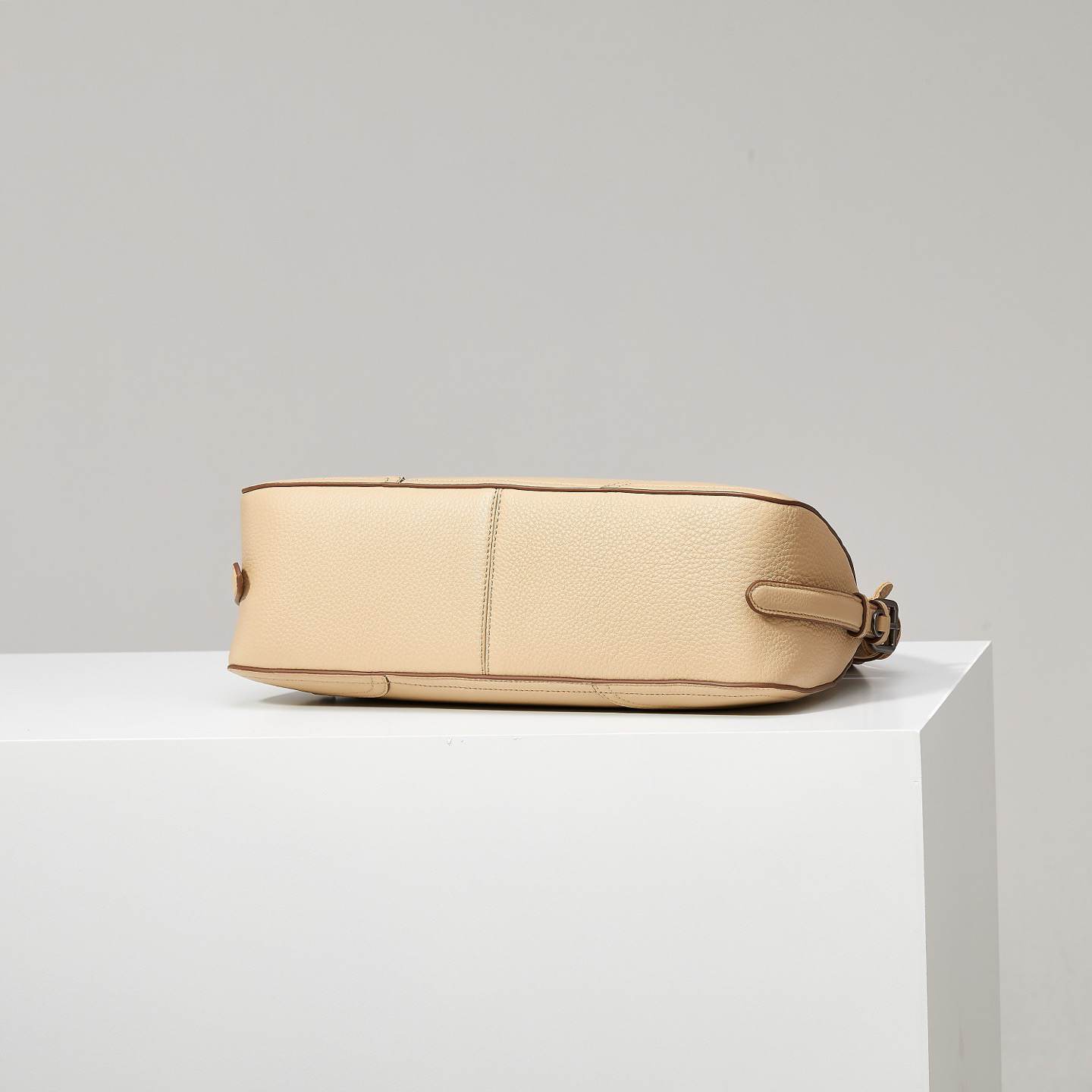 Pra*a Aimèe large leather shoulder bag(HIGH-END GRADE)