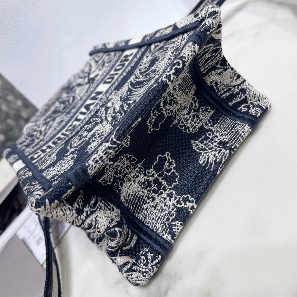 MINI D10r BOOK TOTE PHONE BAG