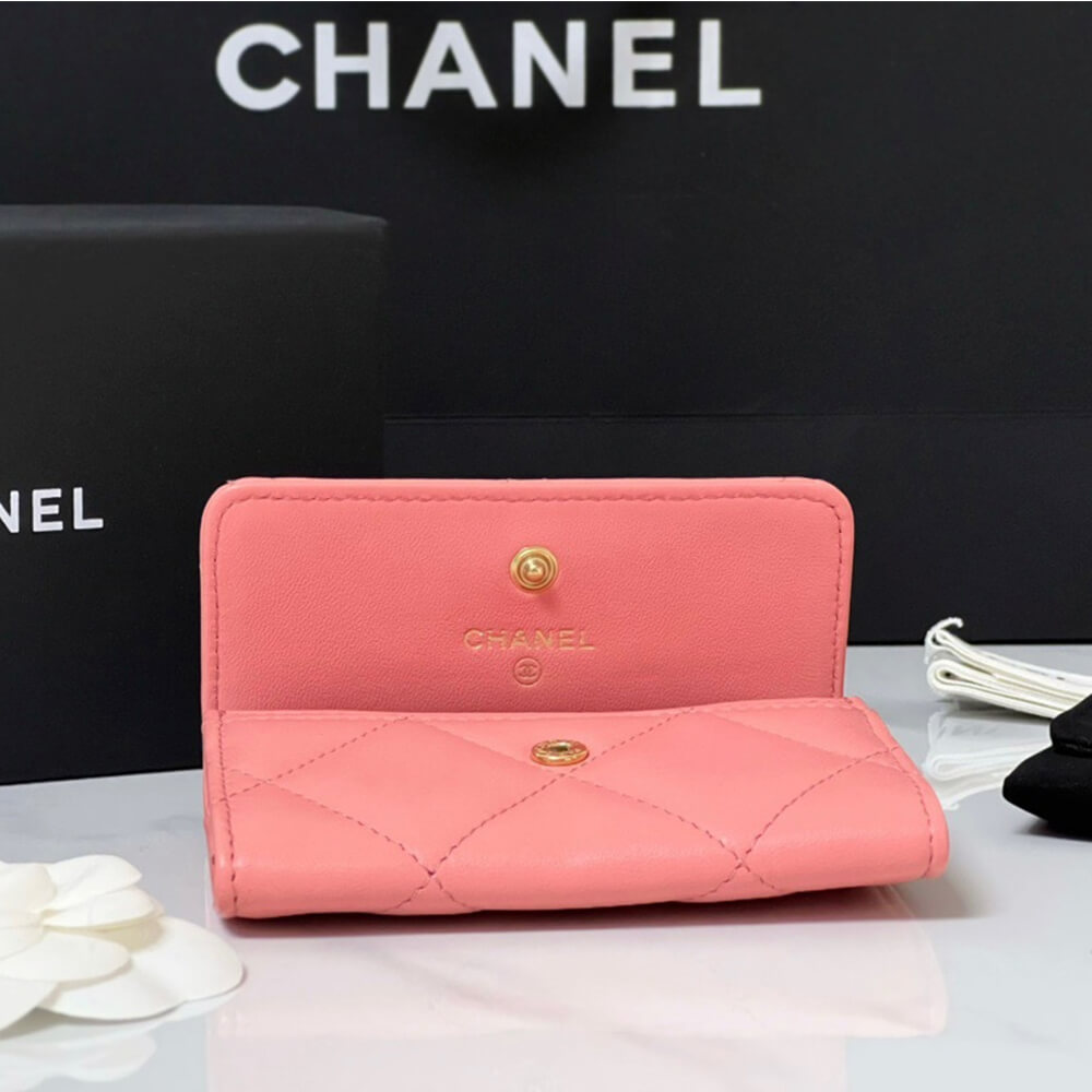 Ch**el 19 flap card holder