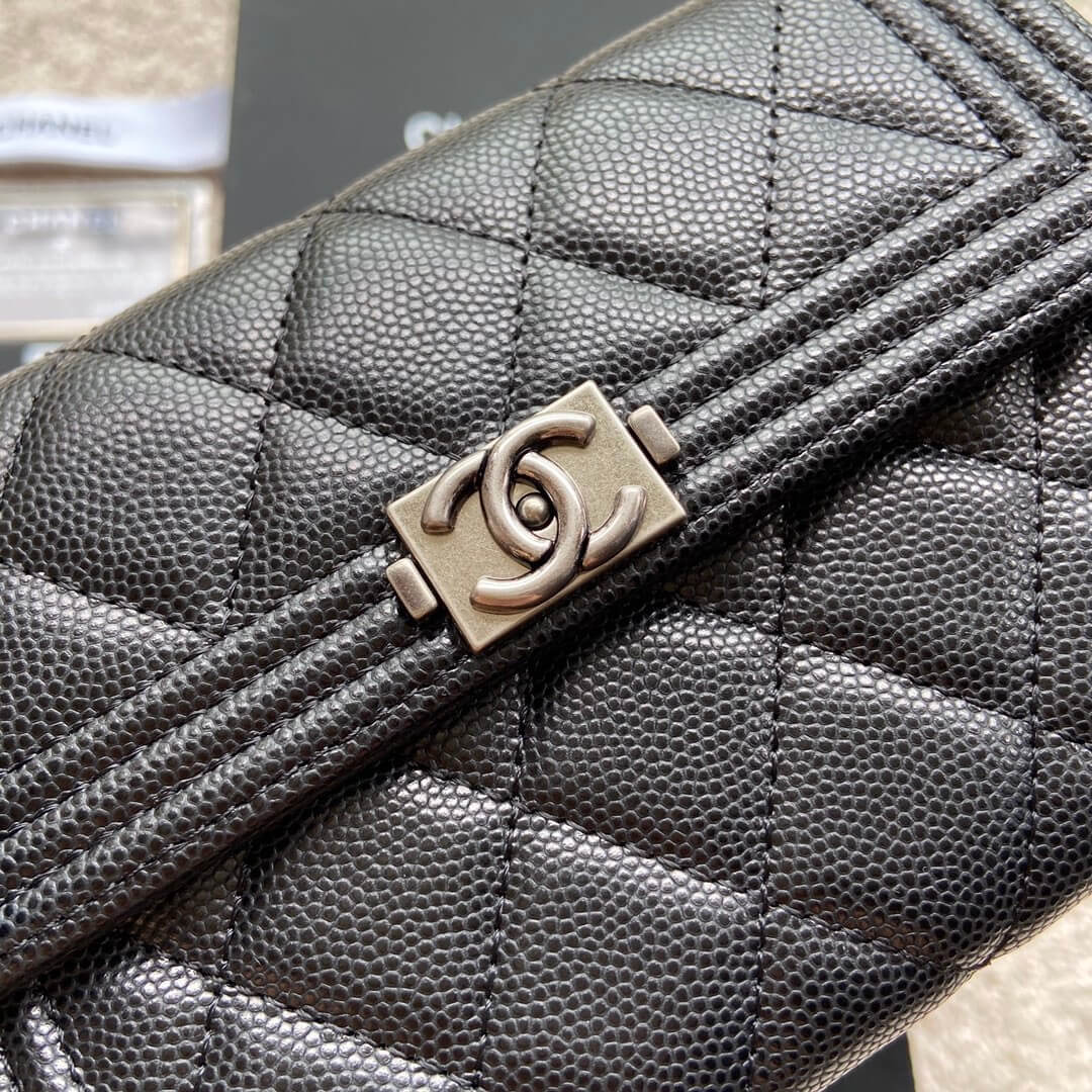 Ch**el boy long wallet
