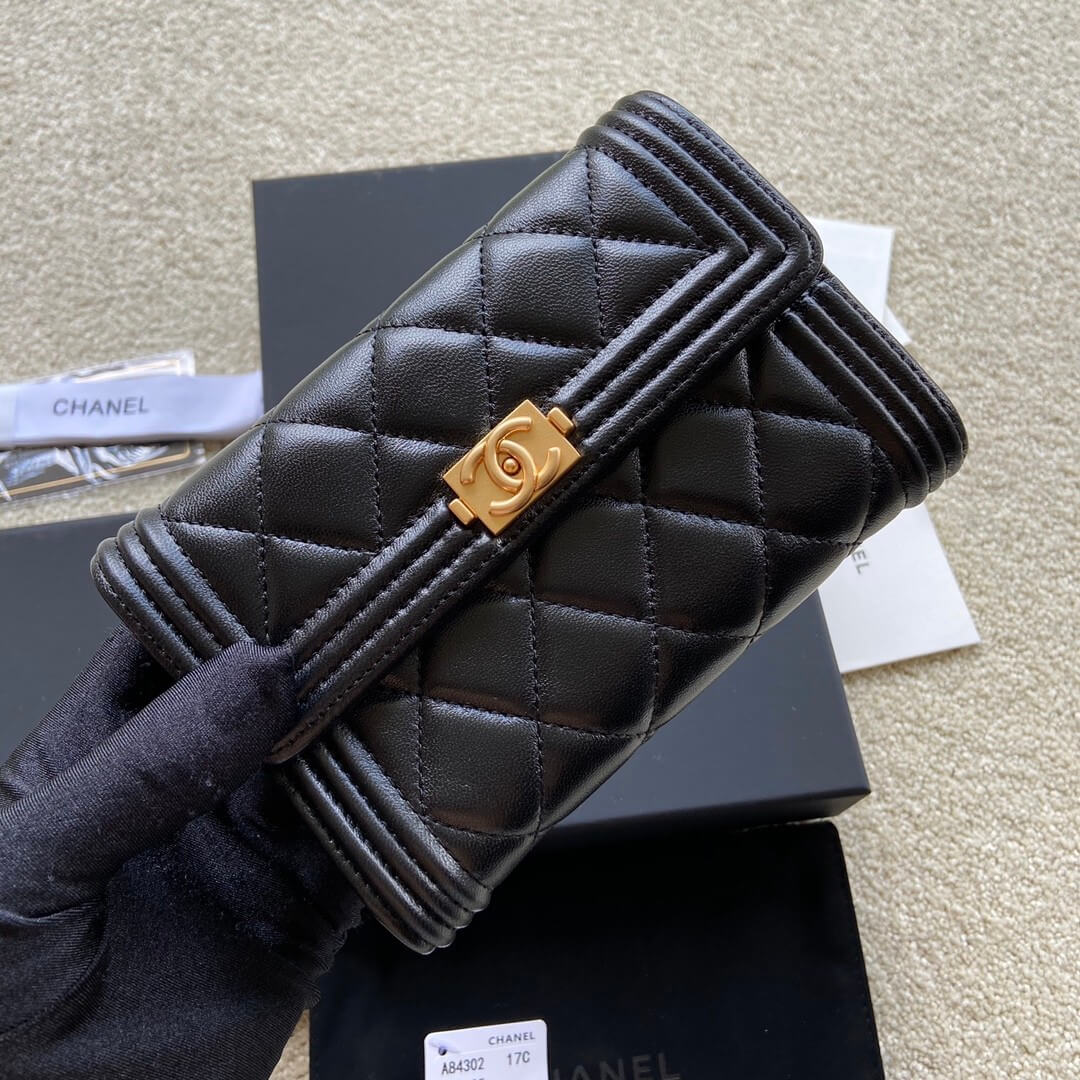Ch**el boy long wallet