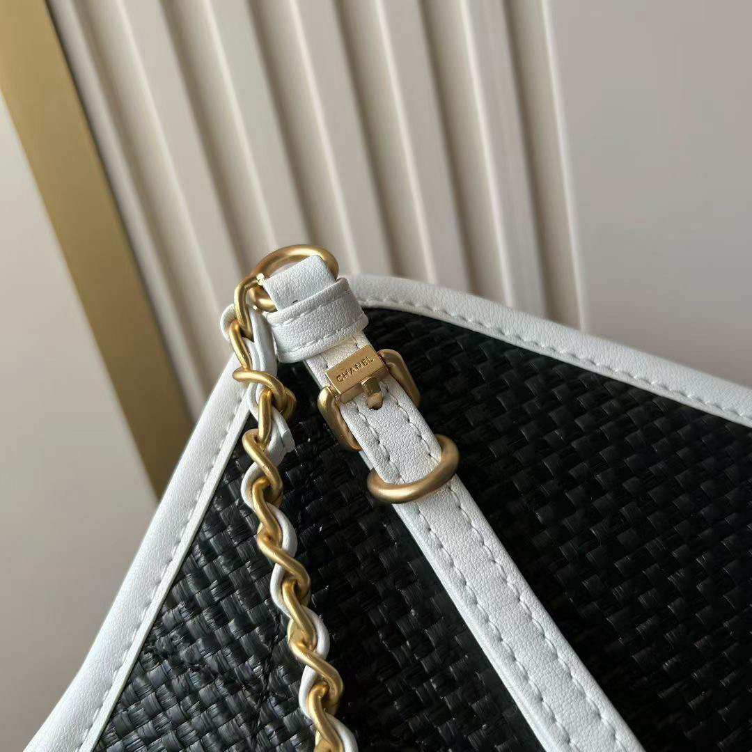 Ch**el MAXI SHOPPING BAG(HIGH-END GRADE)