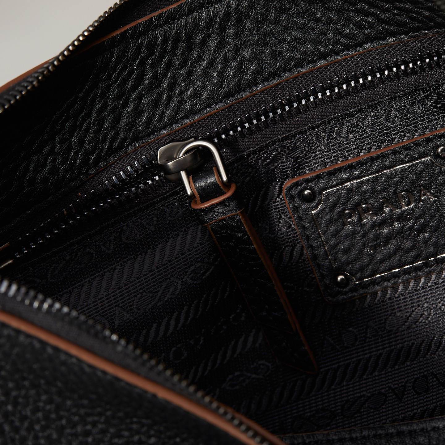 Pra*a Aimèe large leather shoulder bag(HIGH-END GRADE)