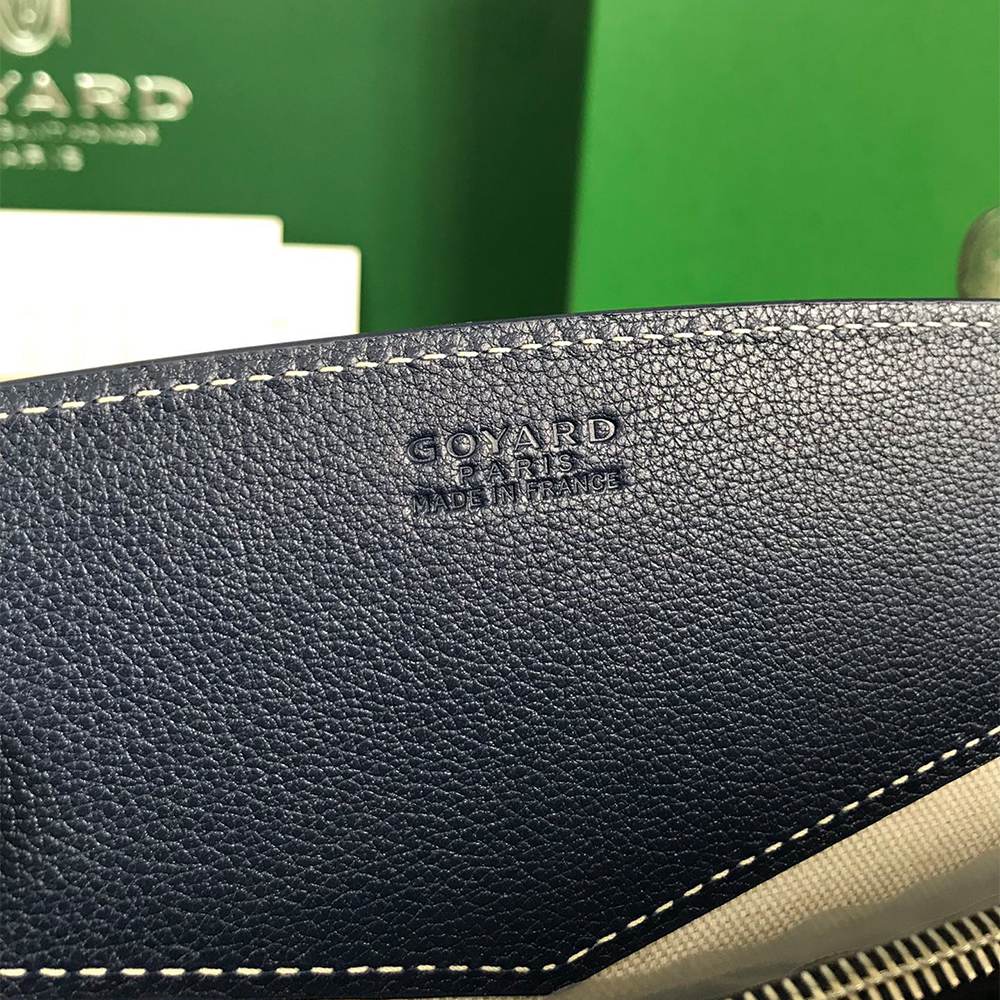 G09ard Structured Roulette PM Bag
