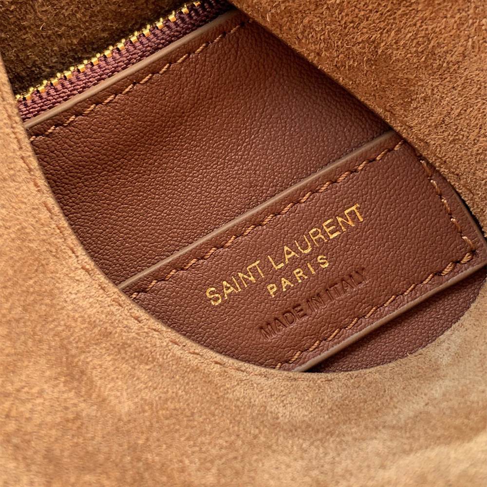 Y51 LE 5 À 7 S*pple small suede