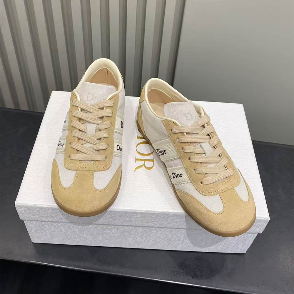 D10r Ribbon Sneaker
