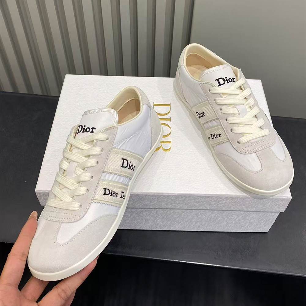D10r Ribbon Sneaker