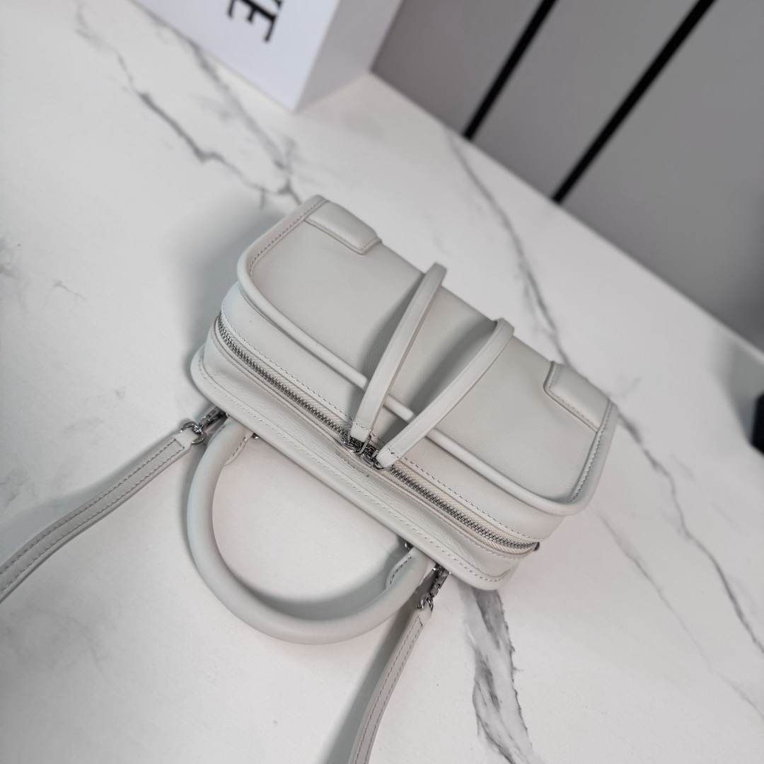 L0ew* Mini Amazona 180 bag in soft calfskin(HIGH-END GRADE)