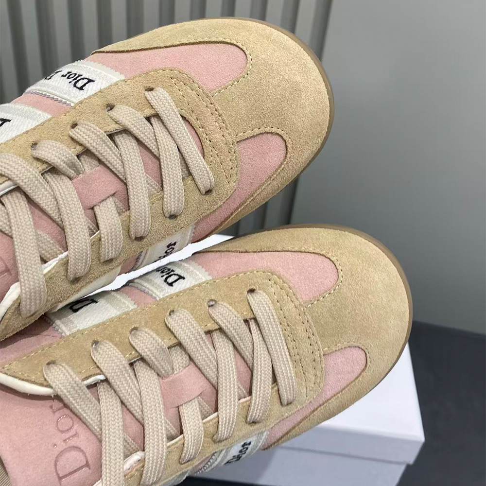 D10r Ribbon Sneaker