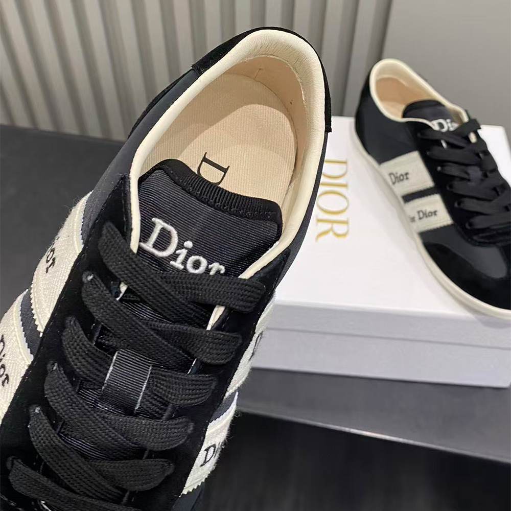 D10r Ribbon Sneaker