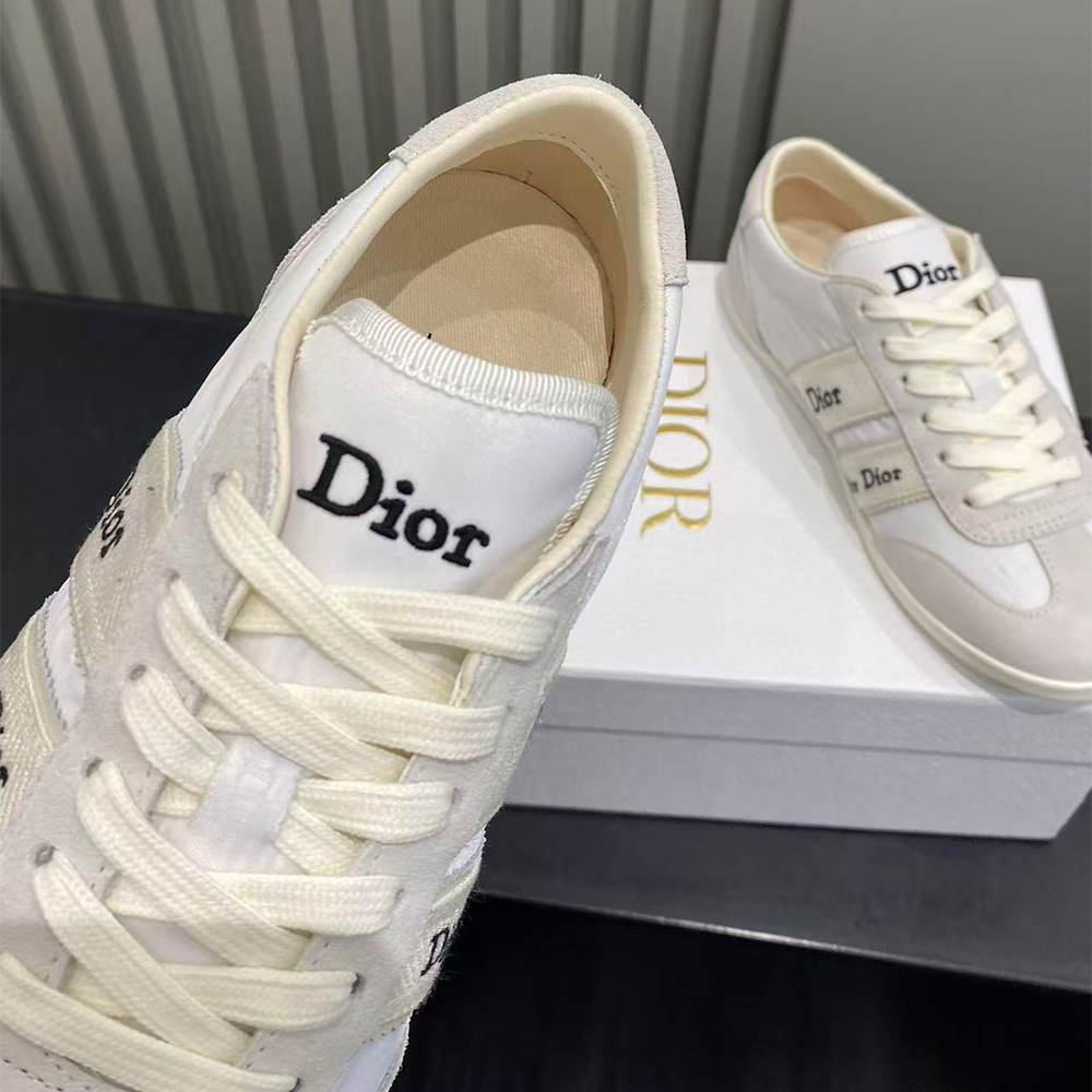 D10r Ribbon Sneaker