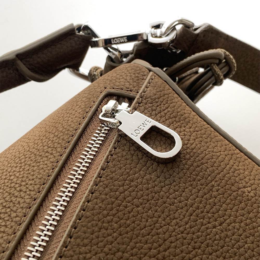 L0ew* Small Featherlight Puzzle bag in grained nubuck(HIGH-END GRADE)