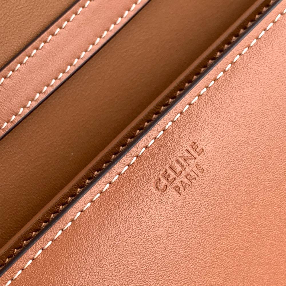 Ce1i*e MEDIUM TRIOMPHE FOLIO IN SHINY CALFSKIN(HIGH-END GRADE)