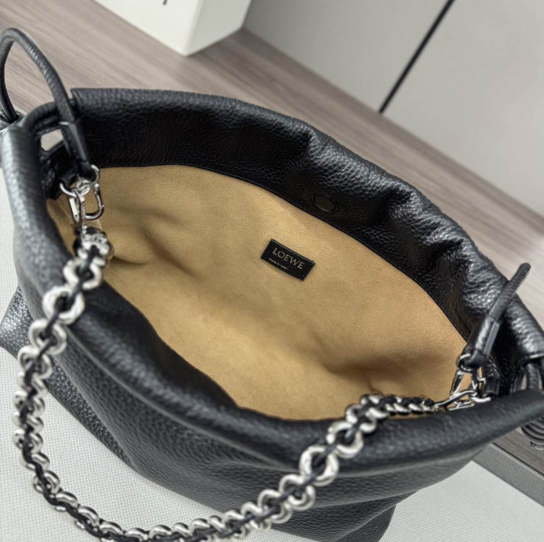 L0ew* Medium Flamenco purse in fine grained calfskin(HIGH-END GRADE)