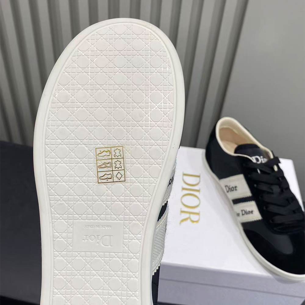 D10r Ribbon Sneaker