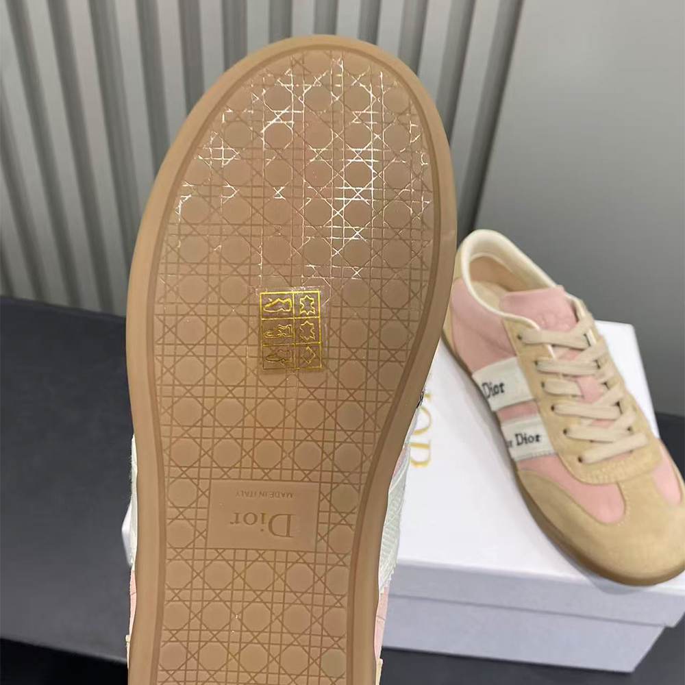 D10r Ribbon Sneaker