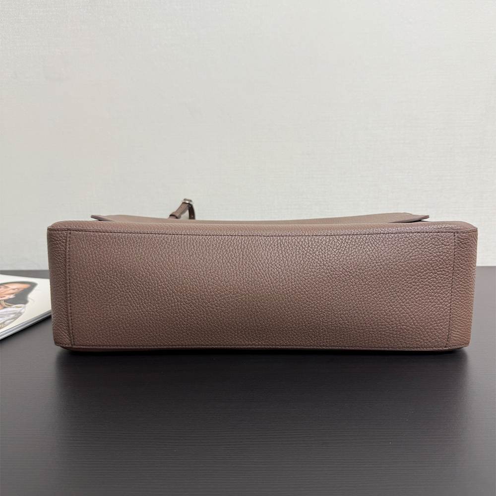 Ch**el Maxi Flapbag(HIGH-END GRADE)