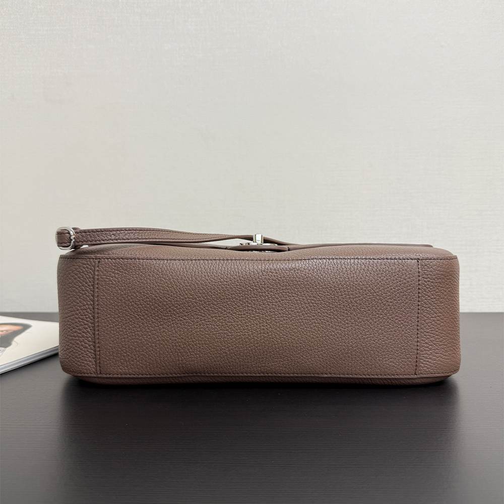 Ch**el Maxi Flapbag(HIGH-END GRADE)