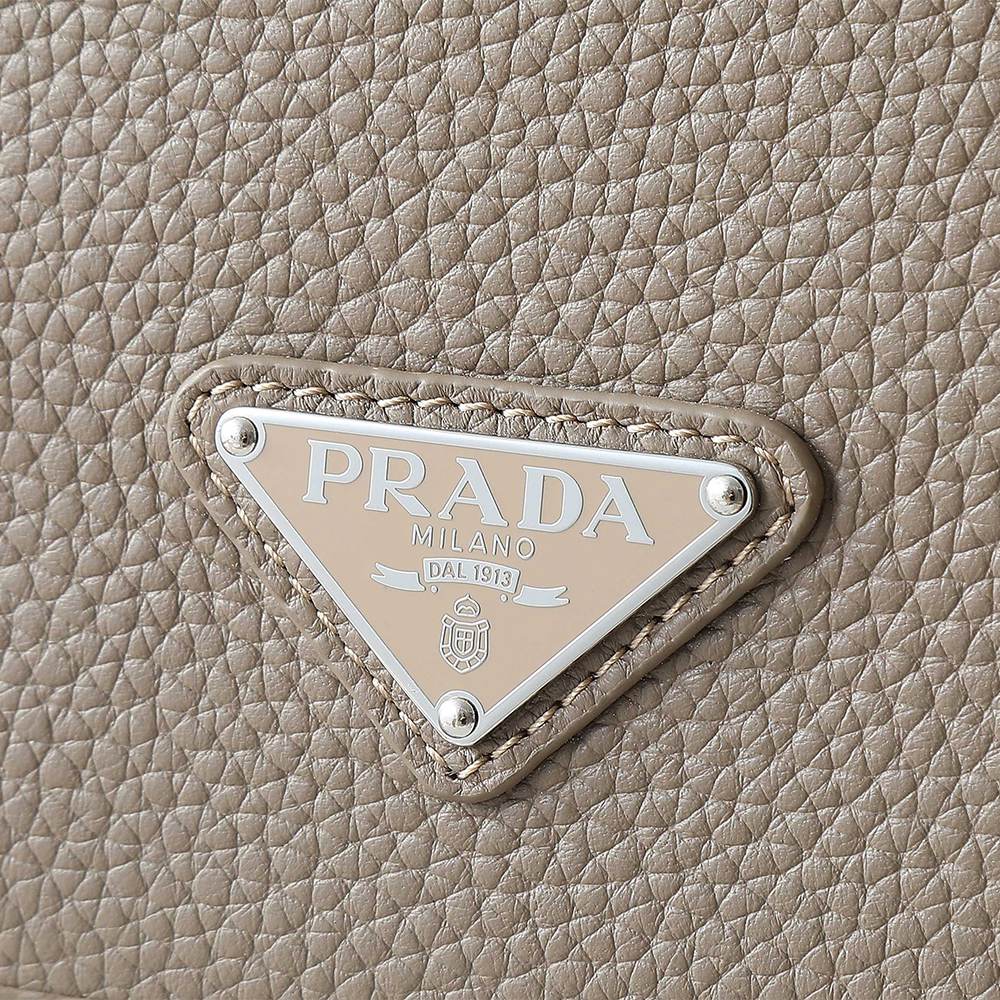Pra*a Leather shoulder bag(HIGH-END GRADE)